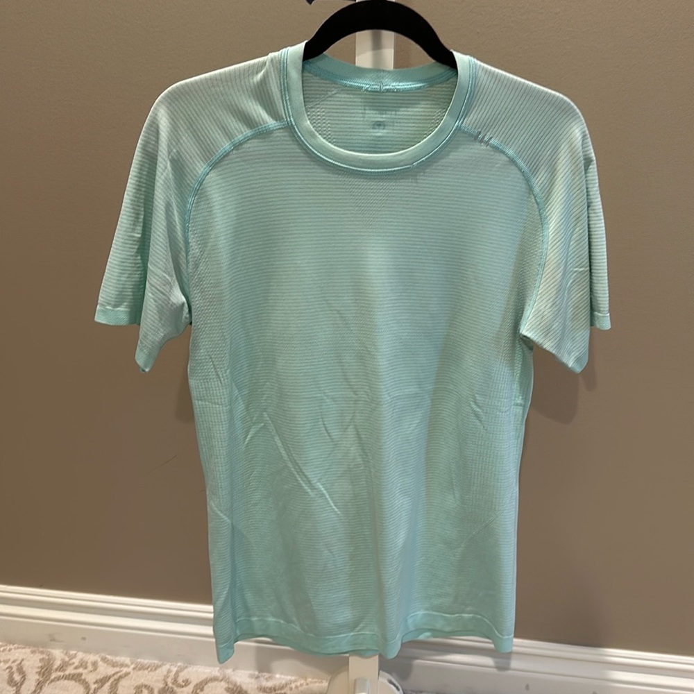 Lululemon Metal Vent Short Sleeve Shirt